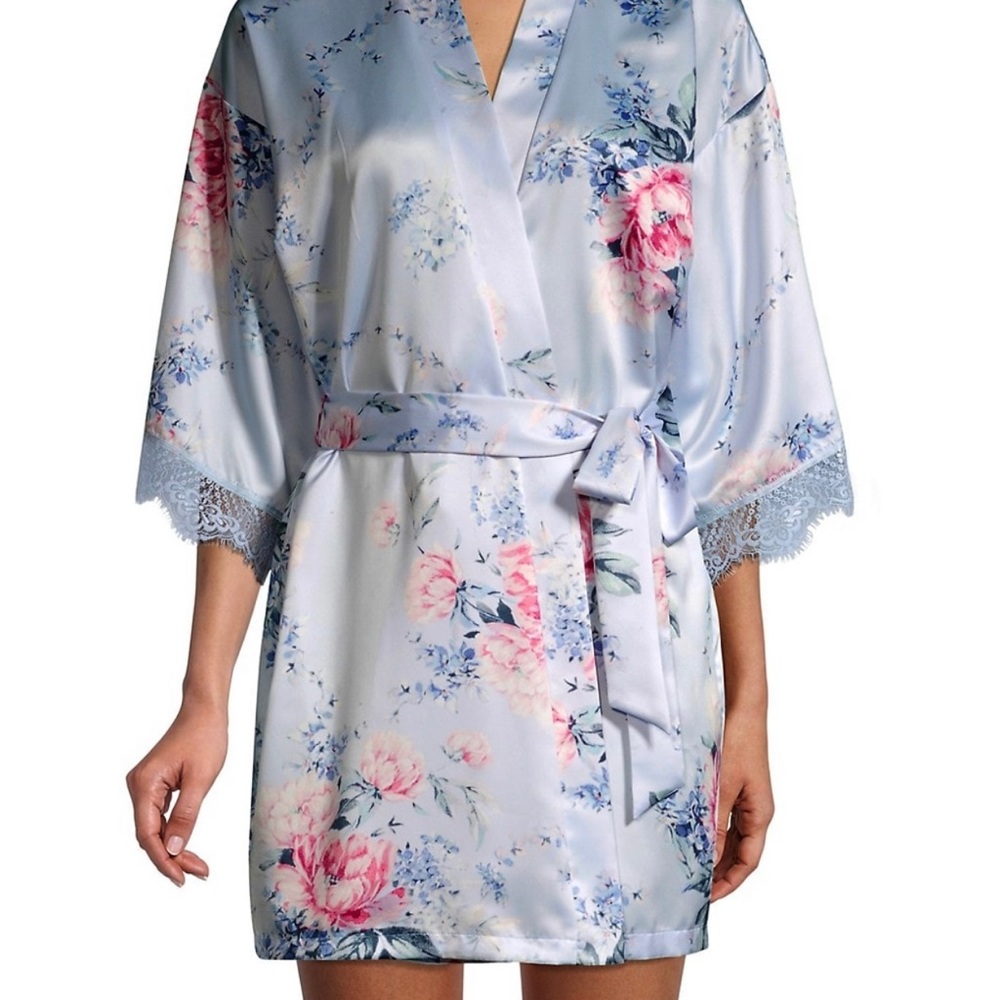 In Bloom Satin Floral Robe - Picture 5 of 5